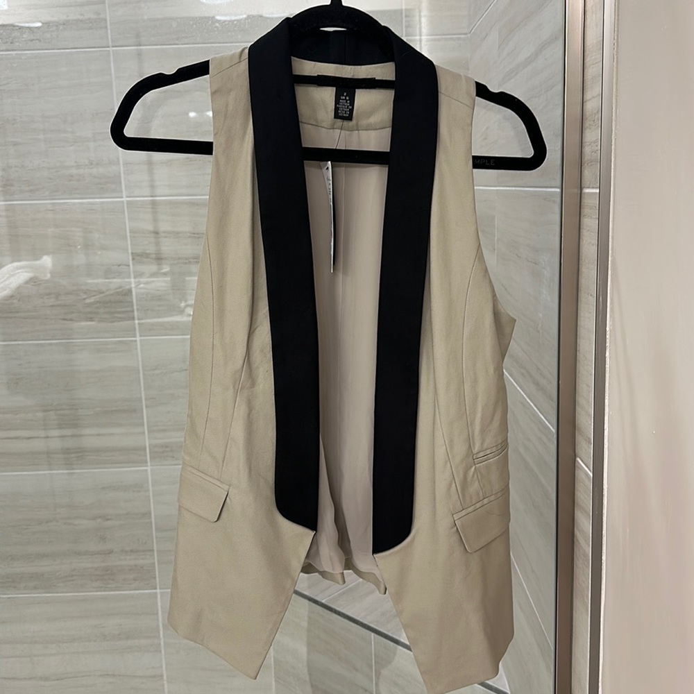 Kenneth Cole Vest Size 2 - NEW with tags